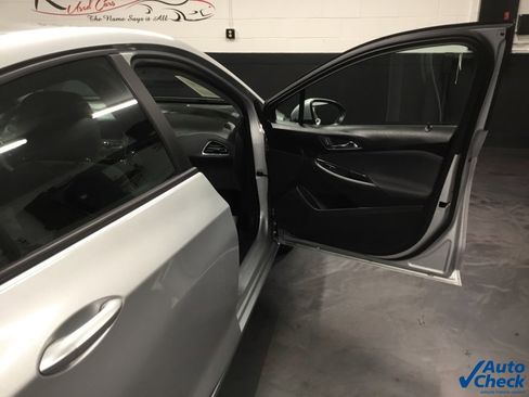 Used 2019 Chevrolet Cruze LS w/ LS Fleet Convenience Package image 38