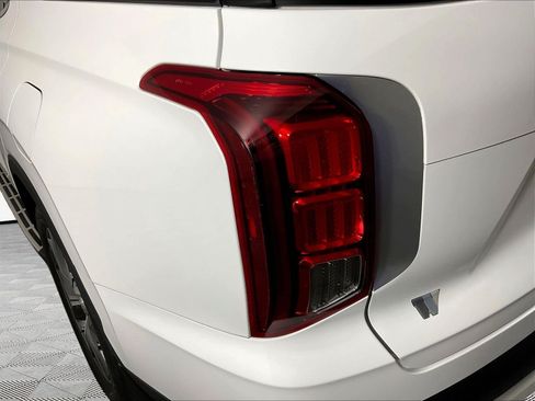 Used 2022 Hyundai Palisade SEL w/ 8P Bench Seat Package AWD/4WD image 23