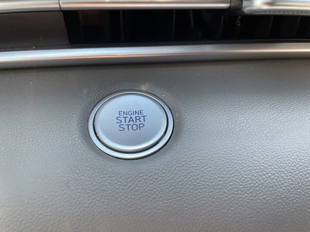 Used 2023 Hyundai Elantra SEL FWD image 14