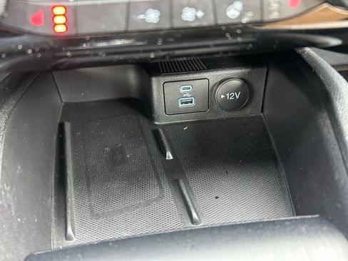 Certified 2022 Ford Escape Titanium w/ Titanium Elite Package image 32