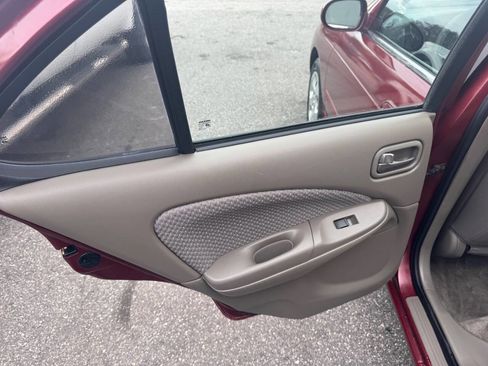 Used 2004 Nissan Sentra S image 23