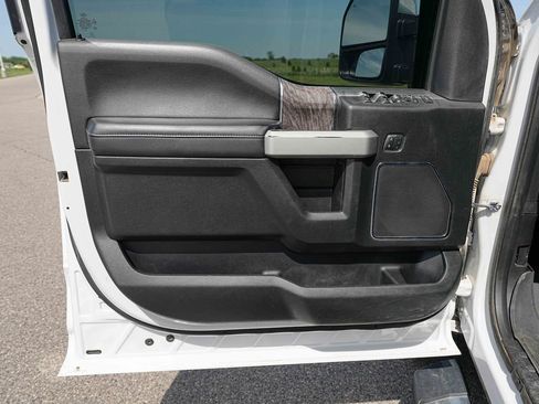 Used 2019 Ford F250 Lariat w/ Lariat Ultimate Package AWD/4WD image 22