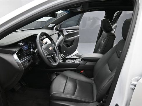Used 2023 Cadillac XT5 Premium Luxury FWD image 18