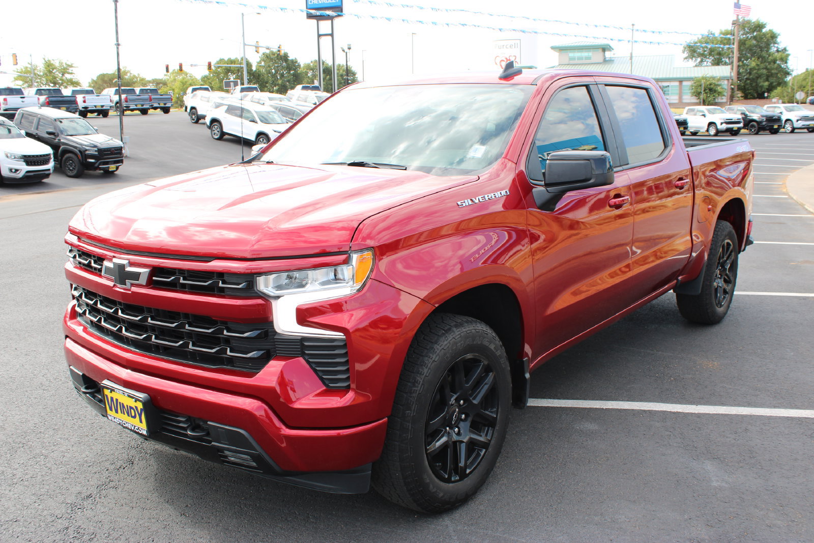 Used 2024 Chevrolet Silverado 1500 RST w/ Convenience Package II AWD/4WD image 4