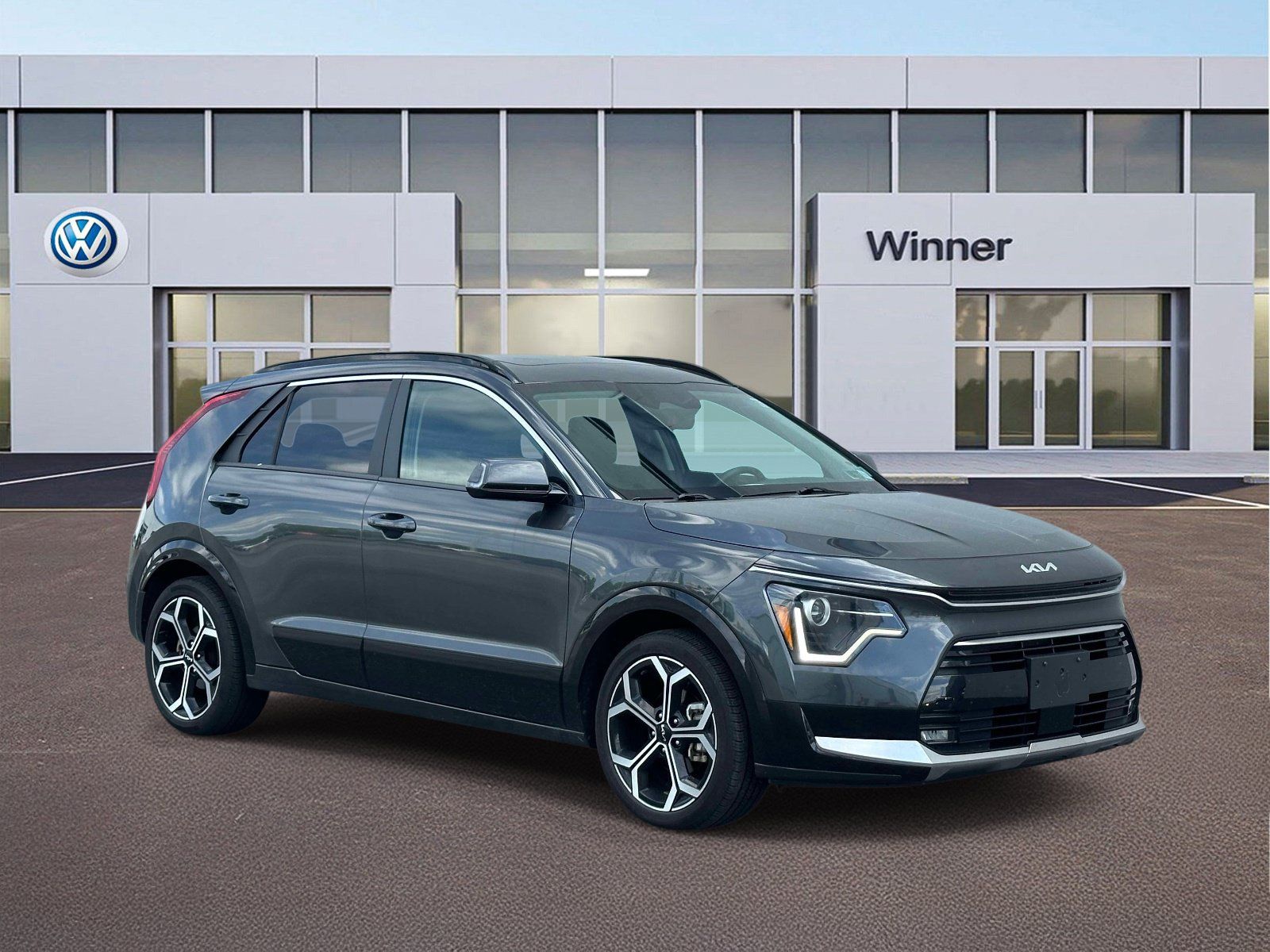 Used 2024 Kia Niro EX Touring FWD image 7