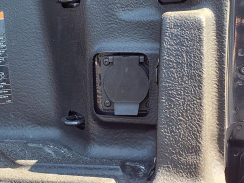 Used 2023 GMC Sierra 1500 Elevation image 19