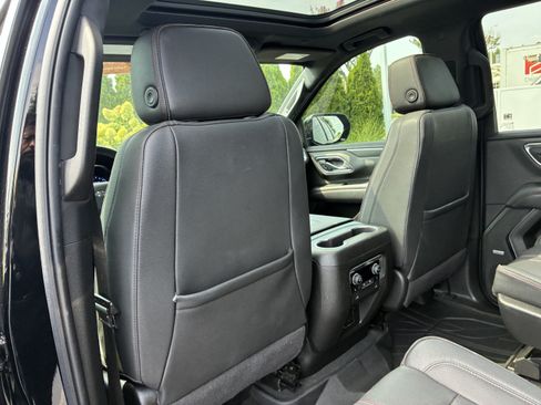 Used 2022 Chevrolet Tahoe RST w/ Luxury Package AWD/4WD image 16