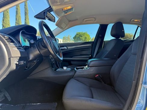 Used 2021 Chrysler 300 Touring w/ Driver Convenience Group image 16