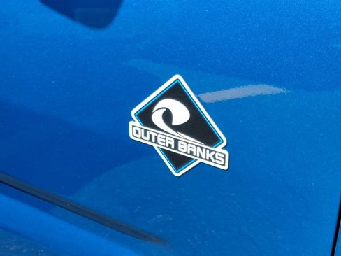 Certified 2025 Ford Bronco Sport Outer Banks w/ Outer Banks Tech Package+ AWD/4WD image 26