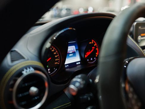 Used 2018 Mercedes-Benz AMG GT R image 33