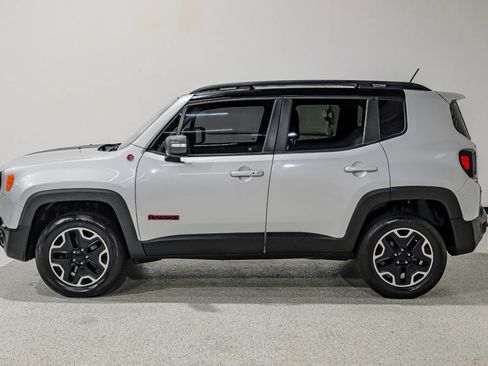 Used 2017 Jeep Renegade Trailhawk image 9
