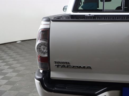 Used 2012 Toyota Tacoma PreRunner image 12