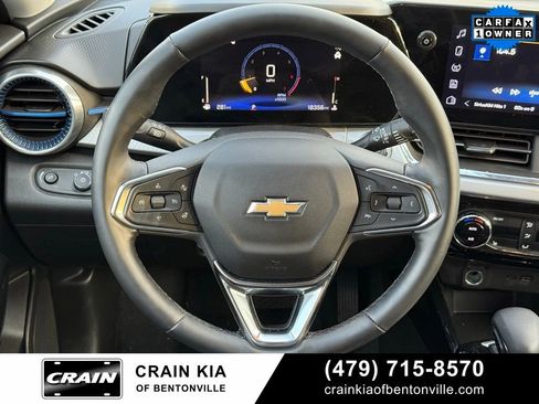 Used 2025 Chevrolet Trax LT w/ LT Convenience Package image 14