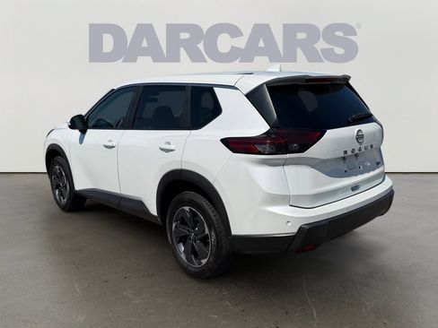Used 2024 Nissan Rogue SV FWD image 5