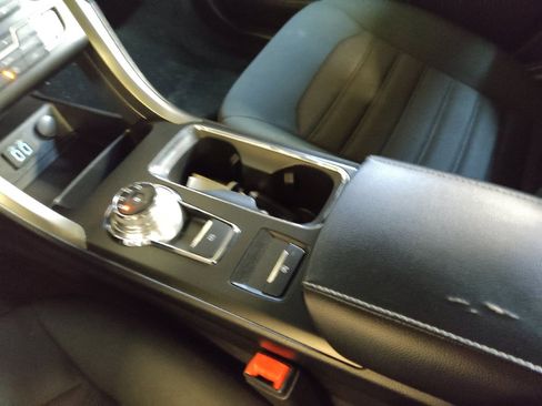 Used 2019 Ford Fusion SE image 26