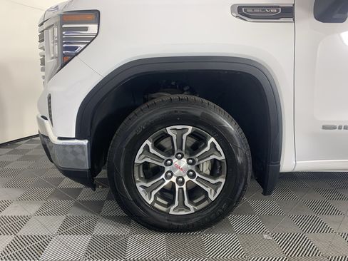 Used 2025 GMC Sierra 1500 SLT RWD image 9
