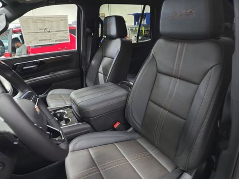 New 2026 Chevrolet Tahoe High Country AWD/4WD image 17
