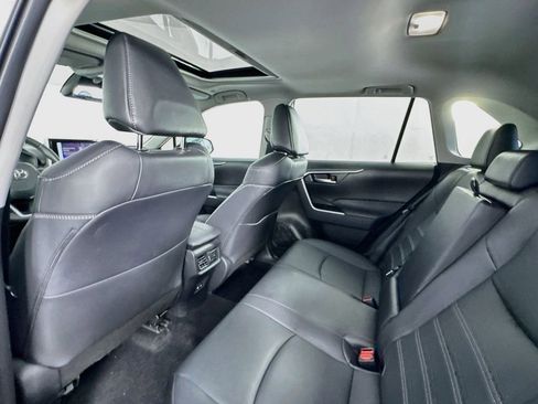 Used 2025 Toyota RAV4 XLE Premium AWD/4WD image 19