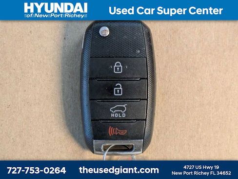 Used 2020 Kia Sorento LX image 35