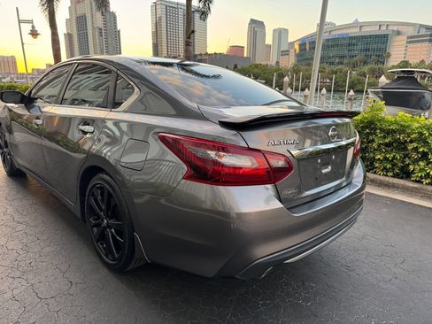 Used 2017 Nissan Altima 2.5 SR w/ Midnight Edition Package image 5