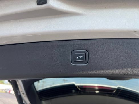 Used 2022 Chevrolet Blazer LT FWD image 28