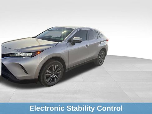 Used 2021 Toyota Venza LE image 9