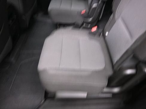 Used 2023 Chevrolet Traverse LT FWD image 23