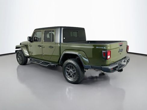 Used 2024 Jeep Gladiator Sport AWD/4WD image 5