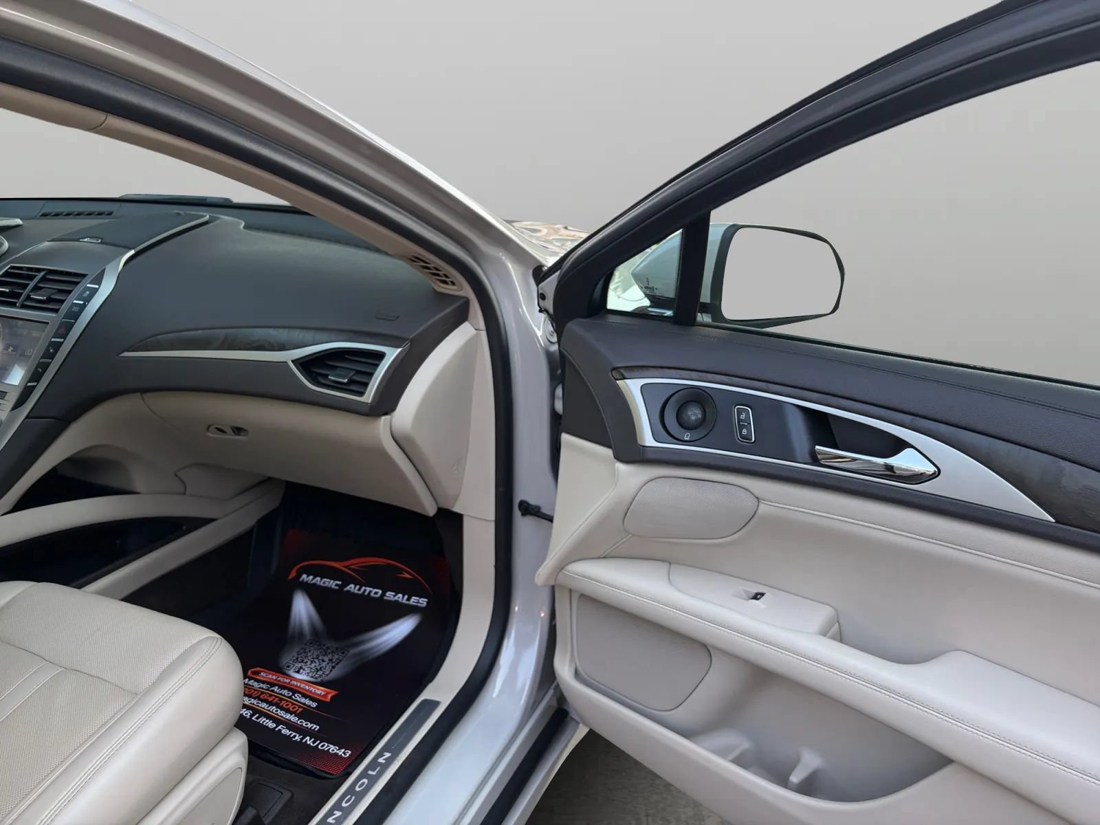Used 2020 Lincoln MKZ Reserve w/ Elements Package AWD/4WD image 19