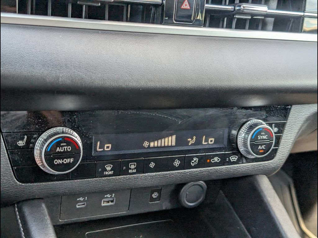 Used 2022 Mitsubishi Outlander SE AWD/4WD image 17