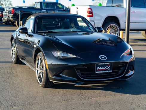 Used 2016 MAZDA MX-5 Miata Grand Touring image 2