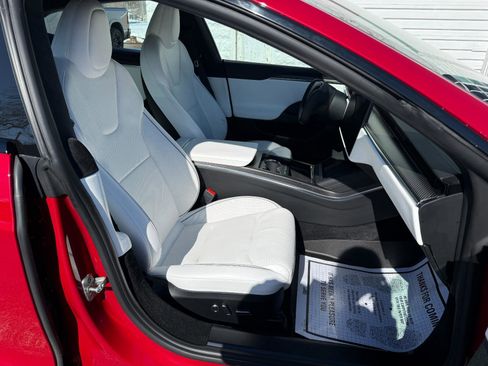 Used 2021 Tesla Model S Plaid image 19