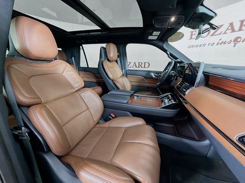 Certified 2024 Lincoln Navigator L Reserve AWD/4WD image 36