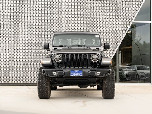 Used 2022 Jeep Gladiator Sport AWD/4WD image 29
