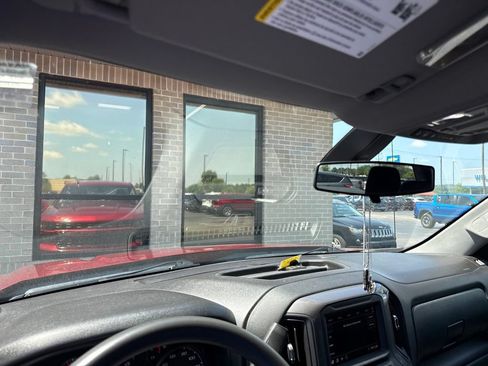 Used 2019 Chevrolet Silverado 1500 Custom w/ Custom Value Package AWD/4WD image 19