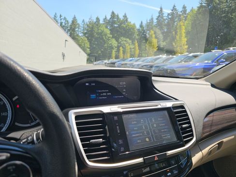 Used 2016 Honda Accord EX image 63