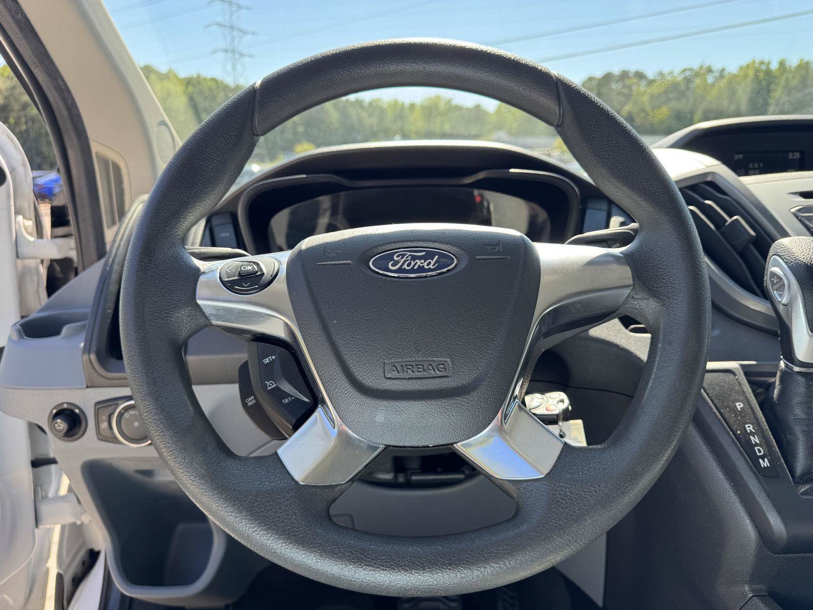 Used 2017 Ford Transit 350 XLT RWD image 3
