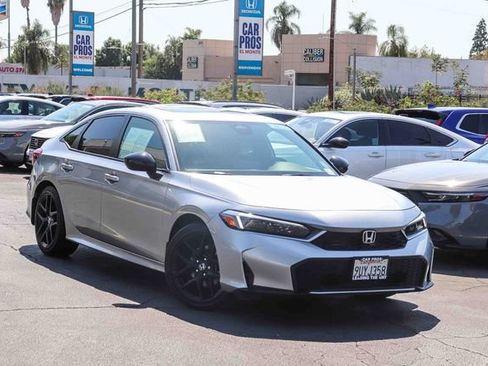 Used 2025 Honda Civic Sport image 2