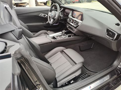 Certified 2025 BMW Z4 sDrive30i RWD image 22