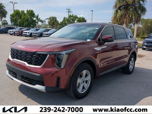 New 2025 Kia Sorento LX image 9