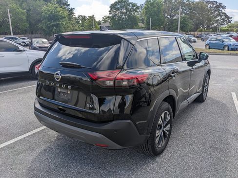 Used 2021 Nissan Rogue SV image 18