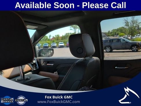Used 2023 GMC Canyon AT4 w/ AT4 Premium Package AWD/4WD image 9