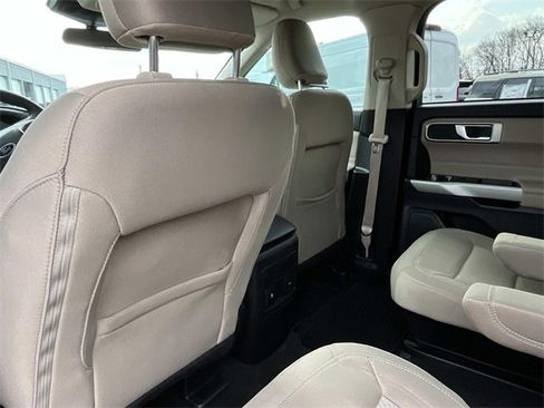 Used 2023 Ford Explorer XLT image 20