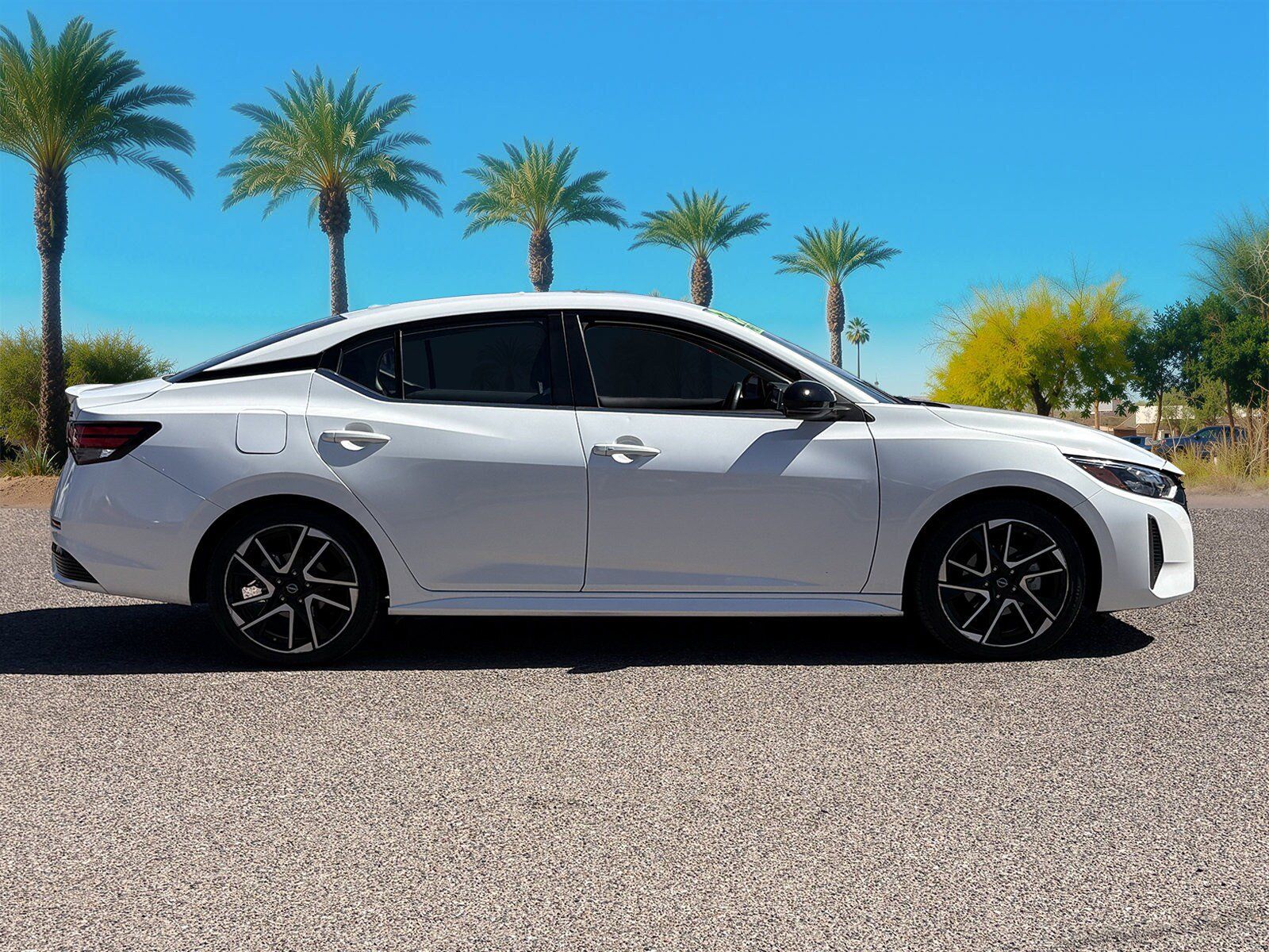 Used 2025 Nissan Sentra SR FWD image 7