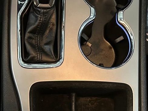 Used 2021 Jeep Grand Cherokee Laredo X image 17