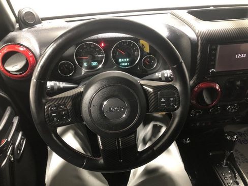 Used 2012 Jeep Wrangler Unlimited Sahara image 21