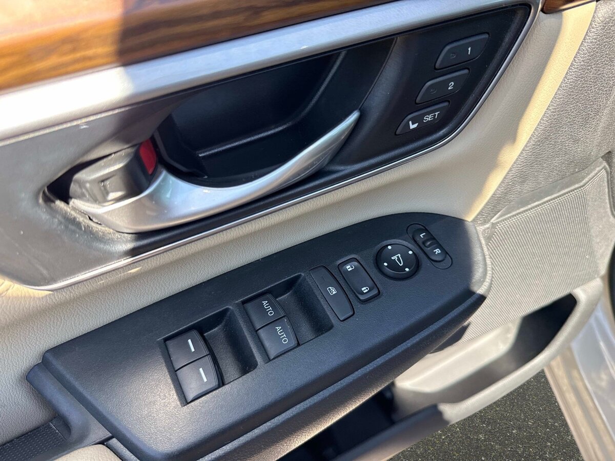 Used 2018 Honda CR-V EX-L image 17