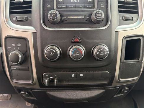 Used 2015 RAM 2500 SLT image 37