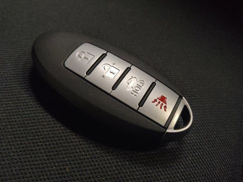 Used 2020 Nissan Versa S FWD image 32