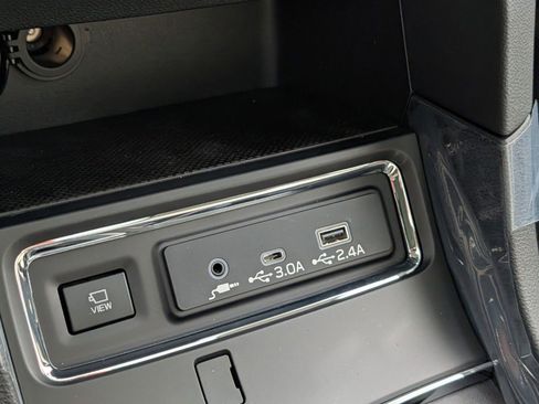 New 2026 Subaru Ascent Limited image 9